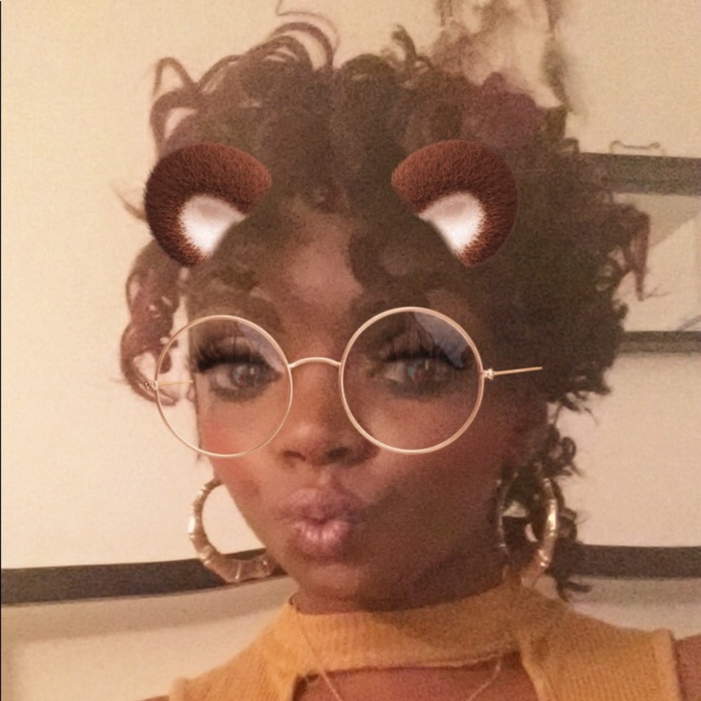 Meet your Posher, Yasmin